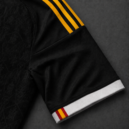 Camiseta selección España edición heráldica negra - detalle de los hombros